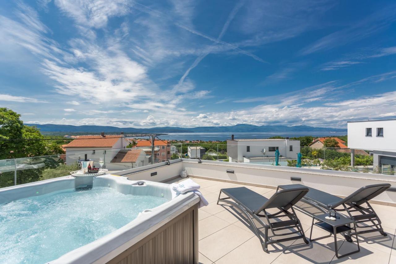 Deluxe Villa With Swimming Pool, Whirlpool On The Roof Terrace With A Beautiful Sea View - By Traveler Tourist Agency Krk Id 2169 II Sveti Vid-Miholjice Esterno foto